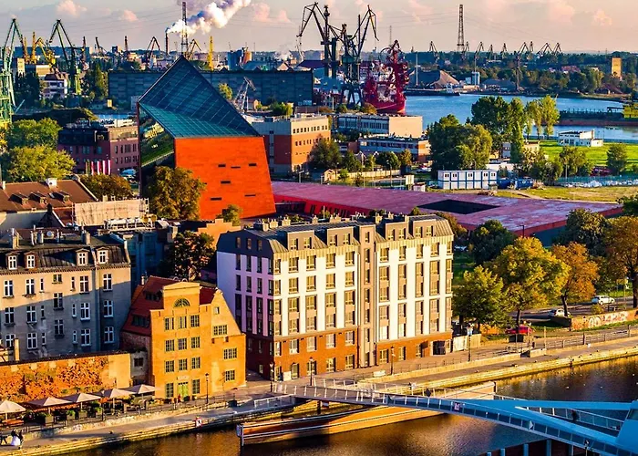 Chrobry Grodzka 10 4*