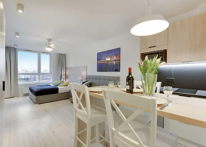 Chrobry Grodzka 10 4*