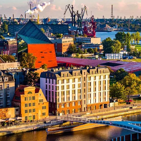 Chrobry Grodzka 10 4*