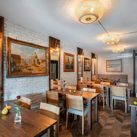 Chrobry Grodzka 10 公寓式酒店