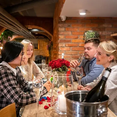 Chrobry Grodzka 10 公寓式酒店