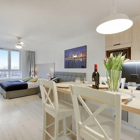 Chrobry Grodzka 10 4*