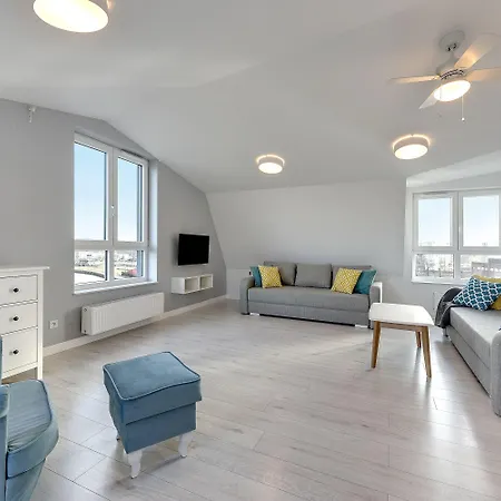 Chrobry Grodzka 10 4*