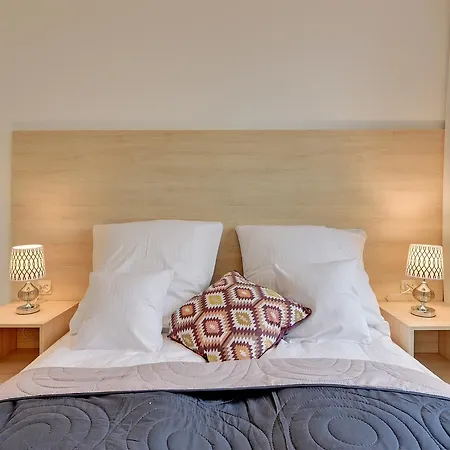 Chrobry Grodzka 10 Apartahotel