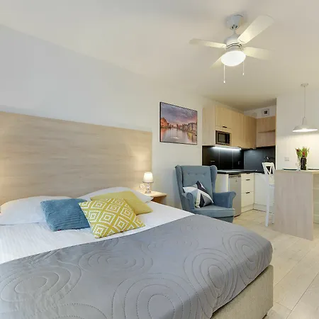 Chrobry Grodzka 10 Apart-hotel 3*